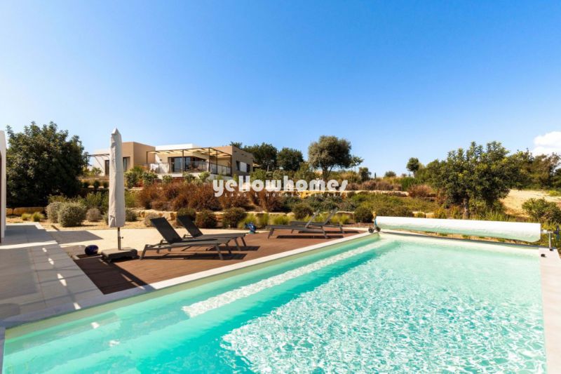 Modern 3-Bed Villa with Private Pool Near Ferragudo